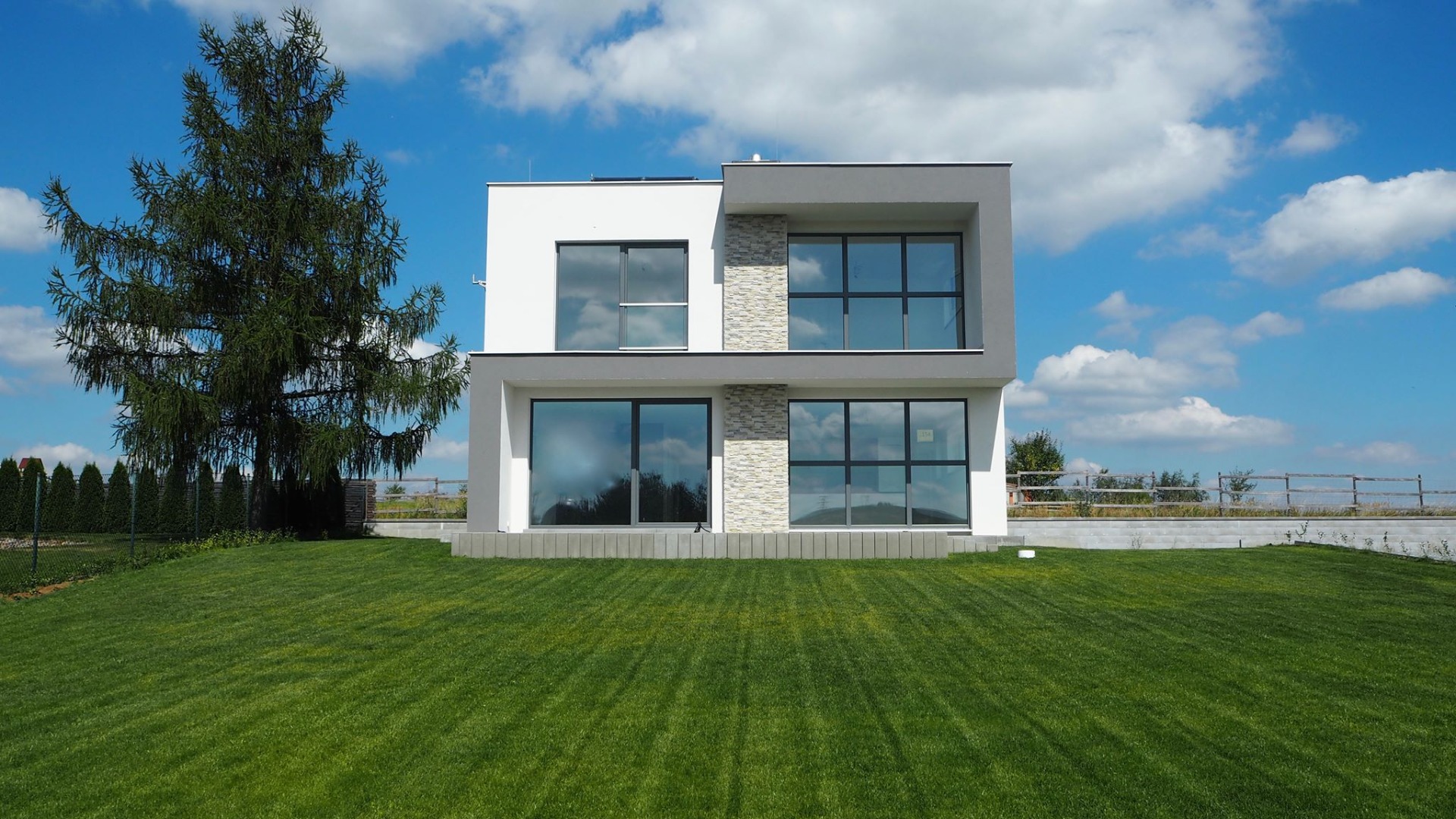 Moderní rodinné domy projektu Villa Homes v Dlouhé Lhotě